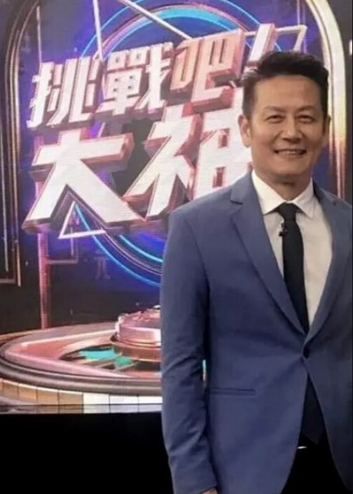 【媚黑母狗】漂亮美女深喉吃鸡啪啪_身材娇小_被黑祖宗各种姿势无套输出_口爆吃精_一强一弱视觉强烈 - 那事儿影库