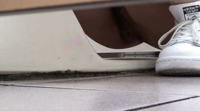 北一女 王X陵TWTP 大神潜入台北女中偷拍几位漂亮的学妹极品美鲍鱼2